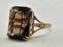 Load image into Gallery viewer, 0877: Vintage:: 9ct Gold Emerald Cut Cognac Quartz Ring- Date-Mark 1962
