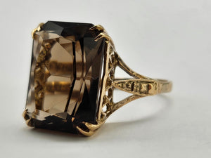 0877: Vintage:: 9ct Gold Emerald Cut Cognac Quartz Ring- Date-Mark 1962