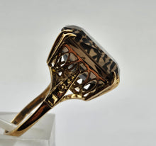 Load image into Gallery viewer, 0877: Vintage:: 9ct Gold Emerald Cut Cognac Quartz Ring- Date-Mark 1962
