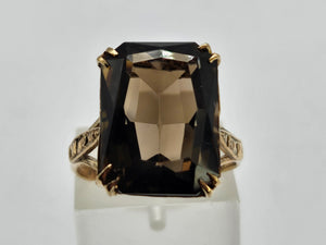 0877: Vintage:: 9ct Gold Emerald Cut Cognac Quartz Ring- Date-Mark 1962