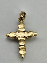 Load image into Gallery viewer, 0917: Vintage:: 9ct Gold Cultured Pearls Cross Pendant- lovely, good weight
