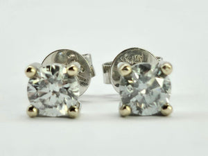 0918: Vintage: 18ct White Gold Brilliant Cut Diamonds (0.6ct) Stud Earrings