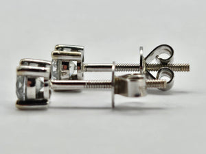 0918: Vintage: 18ct White Gold Brilliant Cut Diamonds (0.6ct) Stud Earrings