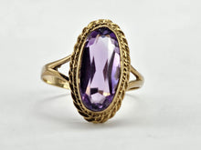 Load image into Gallery viewer, 0831: Vintage &amp; Old: 9ct Gold Oval Lilac Amethyst Dress Ring
