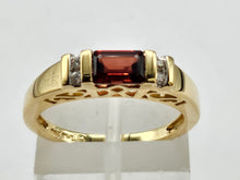 Load image into Gallery viewer, 0864: Vintage: 14ct Gold Emerald Cut Almandine Garnets Dress/Stacker Ring-&nbsp;
