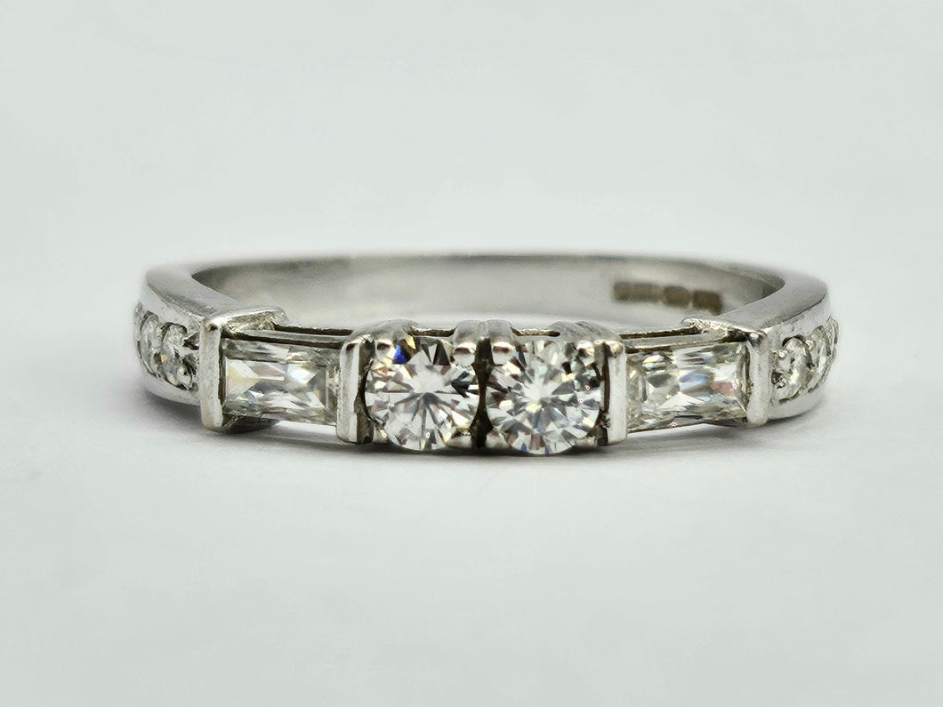 0925: Vintage' 18ct White Gold Baguette, Straight & Round Cut Diamonds (0.84ct) Stacker Ring- total quality 