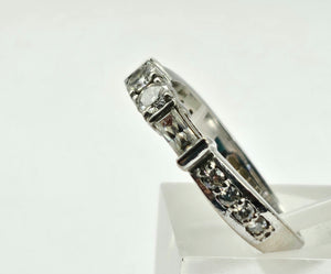 0925: Vintage' 18ct White Gold Baguette, Straight & Round Cut Diamonds (0.84ct) Stacker Ring- total quality&nbsp;