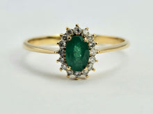 Load image into Gallery viewer, 0814: Vintage: 18ct Gold Emerald 16 Diamonds Daisy Ring-
