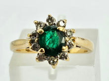 Load image into Gallery viewer, 0934: Vintage; 18ct Gold Emerald 10 Diamonds Flower Head Ring- sparkling beauty
