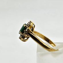 Load image into Gallery viewer, 0934: Vintage; 18ct Gold Emerald 10 Diamonds Flower Head Ring- sparkling beauty
