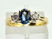 Load image into Gallery viewer, 0943: Vintage: 18ct Gold Cornflower Blue Sapphire Diamonds Ring- a lovely ring
