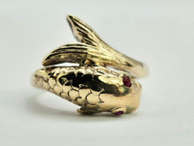 Load image into Gallery viewer, 0731: Vintage: 60 years Old 9ct Gold Snake Ring- Date-Mark 1965- remarkable condition
