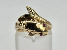 Load image into Gallery viewer, 0731: Vintage: 60 years Old 9ct Gold Snake Ring- Date-Mark 1965- remarkable condition
