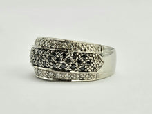 Load image into Gallery viewer, 0322: Vintage: 9ct White  Gold Black &amp; White Diamonds Ring
