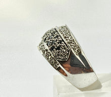 Load image into Gallery viewer, 0322: Vintage: 9ct White  Gold Black &amp; White Diamonds Ring
