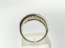 Load image into Gallery viewer, 0322: Vintage: 9ct White  Gold Black &amp; White Diamonds Ring
