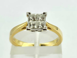 0937: Vintage: 18ct Gold Princess cut Diamonds (0.6ct)&nbsp; Geometric Set Ring