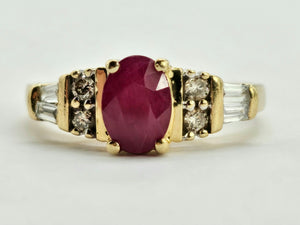 0795: Vintage: 14ct Gold Rubies Baguette Diamonds Dress Ring- lovely symmetry