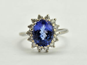 0813: Vintage: 18ct Gold Persian Blue Tanzanite Diamonds Halo Cluster Ring- fabulous