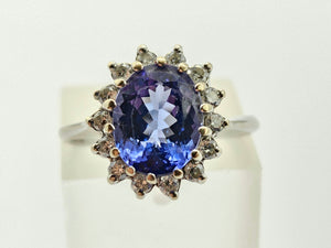 0813: Vintage: 18ct Gold Persian Blue Tanzanite Diamonds Halo Cluster Ring- fabulous