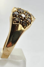 Load image into Gallery viewer, 0827: Vintage: 9ct Gold 17 Champagne Diamonds Geometric Cluster Ring- Lush
