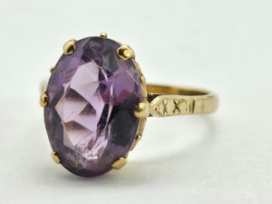 0829: Vintage: 9ct Gold Lilac Amethyst Cocktail Ring -Date-Mark 1979- 46 Years old