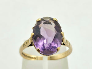 0829: Vintage: 9ct Gold Lilac Amethyst Cocktail Ring -Date-Mark 1979- 46 Years old