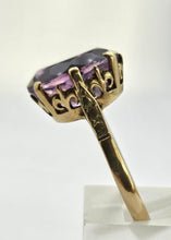 Load image into Gallery viewer, 0829: Vintage: 9ct Gold Lilac Amethyst Cocktail Ring -Date-Mark 1979- 46 Years old
