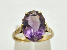 Load image into Gallery viewer, 0829: Vintage: 9ct Gold Lilac Amethyst Cocktail Ring -Date-Mark 1979- 46 Years old
