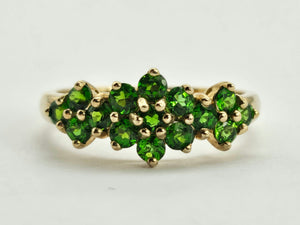 0830: Vintage: 9ct Gold 15 Diopsides Geometric Cluster Ring- gorgeous green