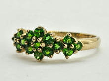 Load image into Gallery viewer, 0830: Vintage: 9ct Gold 15 Diopsides Geometric Cluster Ring- gorgeous green
