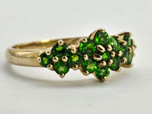 0830: Vintage: 9ct Gold 15 Diopsides Geometric Cluster Ring- gorgeous green