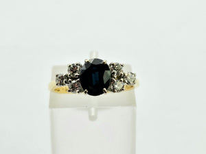 0684: Vintage:18ct Blue Sapphire Diamonds Trefoil Ring