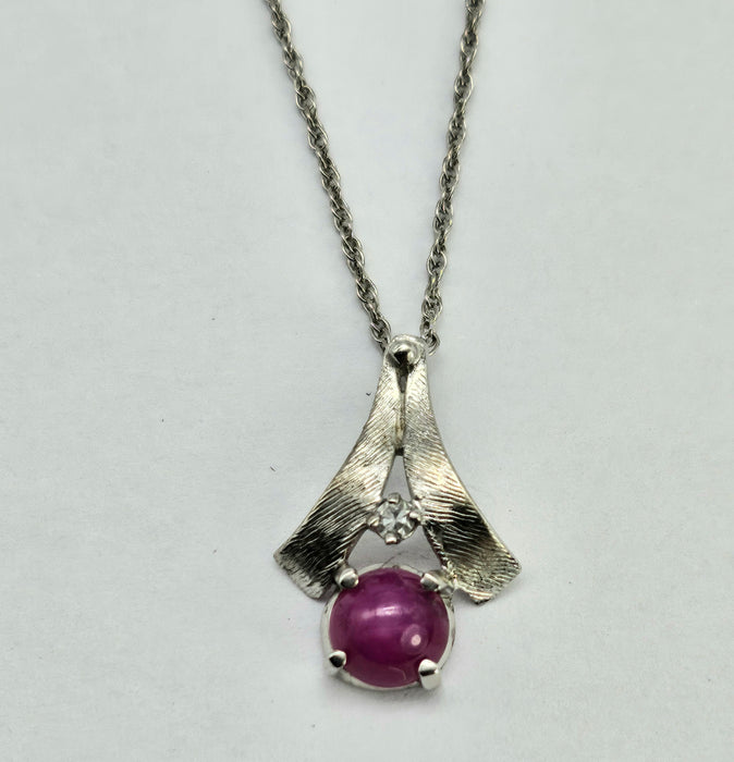 Vintage: 14ct White Gold Star Ruby & Diamond Pendant Necklace — 46cm