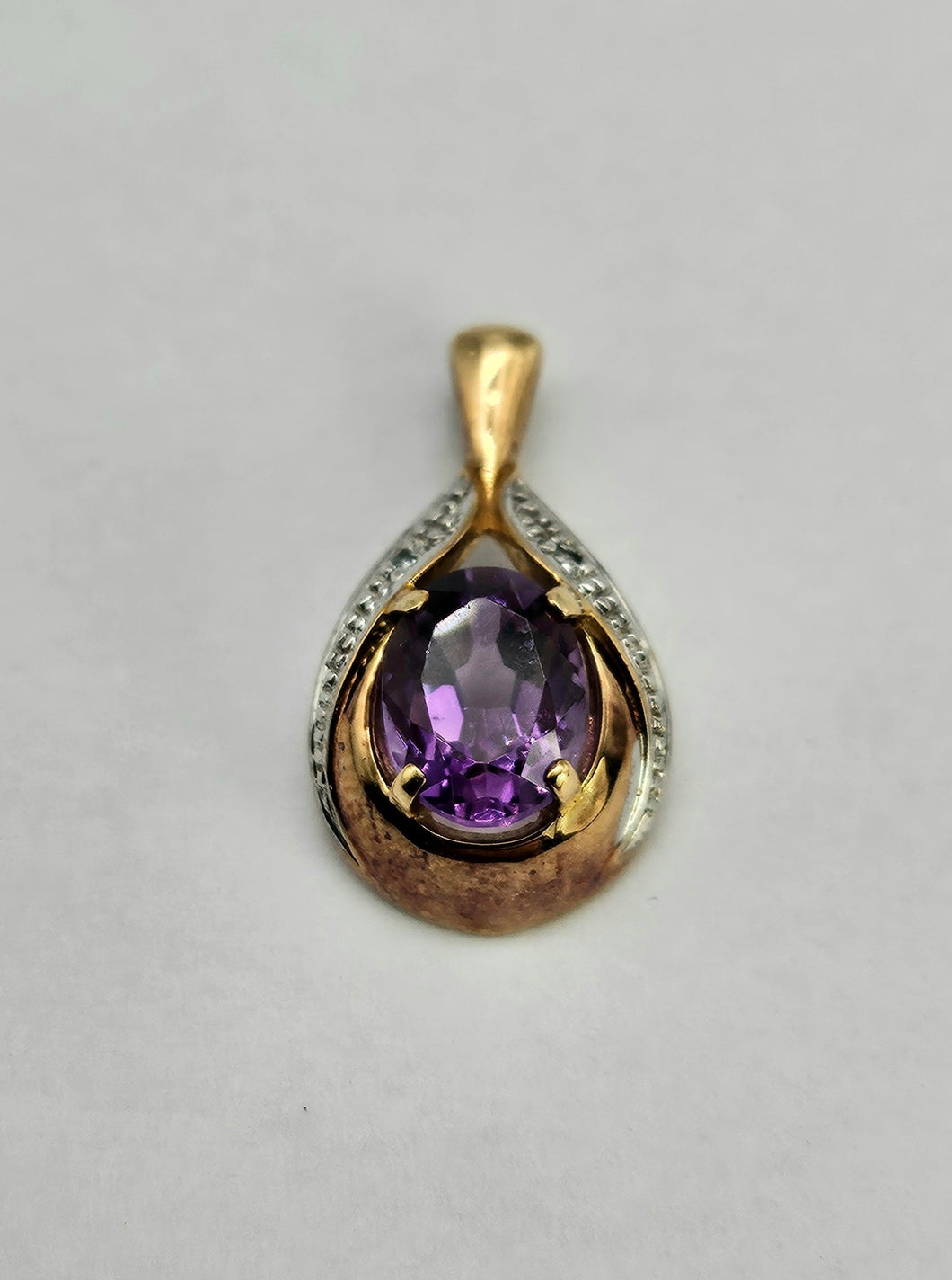 0805:Vintage: 9ct Gold Pear-Shaped Amethyst Diamonds Pendant- petite, sparkling