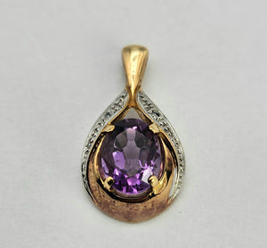 0805:Vintage: 9ct Gold Pear-Shaped Amethyst Diamonds Pendant- petite, sparkling