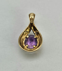 0805:Vintage: 9ct Gold Pear-Shaped Amethyst Diamonds Pendant- petite, sparkling