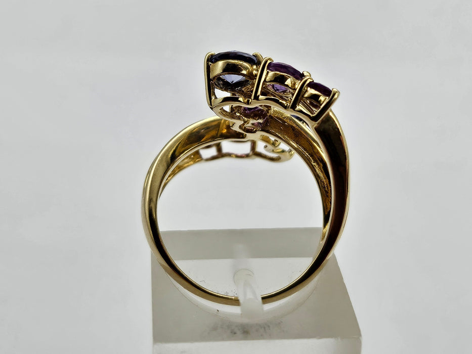 6319- Vintage 9ct Gold Iolites Amethysts Abstract Cocktail Ring