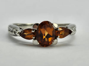 0252: Vintage: 9ct Gold Fiery Orange Citrines Trilogy Ring- crisp, clean eye candy