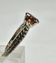 Load image into Gallery viewer, 0252: Vintage: 9ct Gold Fiery Orange Citrines Trilogy Ring- crisp, clean eye candy
