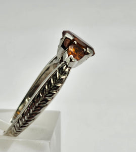 0252: Vintage: 9ct Gold Fiery Orange Citrines Trilogy Ring- crisp, clean eye candy