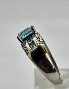 0531: Vintage: 9ct White Gold Swiss Blue Topaz Diamonds Dress/Stacker Ring