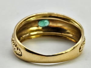 0674: Vintage: 18ct Gold Oval Emerald Signet Ring- ornate shank