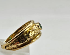 0674: Vintage: 18ct Gold Oval Emerald Signet Ring- ornate shank