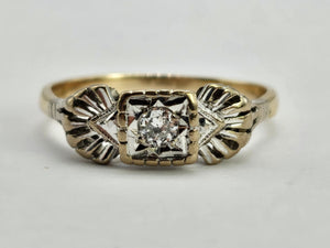 0675: Vintage: 18ct Gold Art Deco Full Round Cut Diamond Solitaire- around 100 years old,