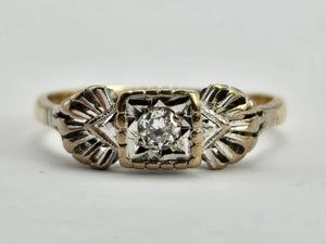 0675: Vintage: 18ct Gold Art Deco Full Round Cut Diamond Solitaire- around 100 years old,