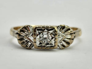 0675: Vintage: 18ct Gold Art Deco Full Round Cut Diamond Solitaire- around 100 years old,