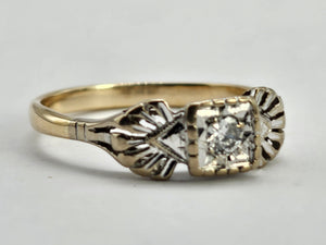 0675: Vintage: 18ct Gold Art Deco Full Round Cut Diamond Solitaire- around 100 years old,