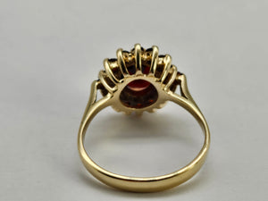 0771;Vintage: 9ct Gold 17 Rich Red Garnets Flower Head Ring- mature hues,