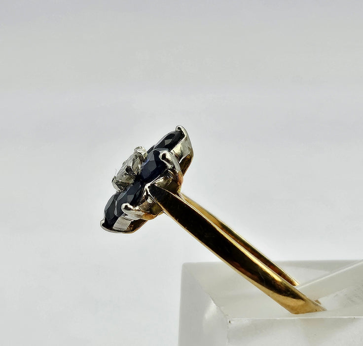 6313  Vintage: 18ct Gold: Blue Sapphire Diamond Floral Ring- super quality
